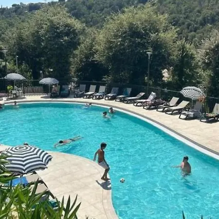 مكان تخييم Cagne Sur